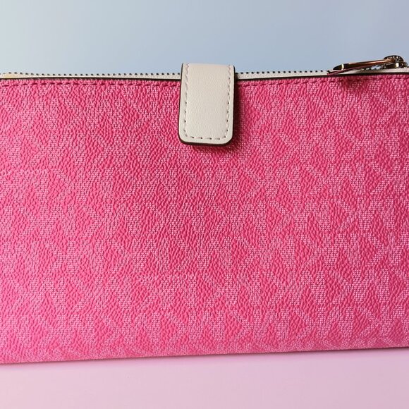 MICHAEL KORS NWT Hot Pink (Dragonfruit) Travel Wristlet Phone Wallet - Picture 2 of 5